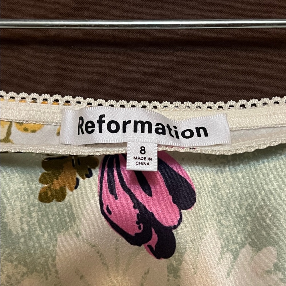 [Reformation] silk long skirt with floral pattern - Picture 3 of 5